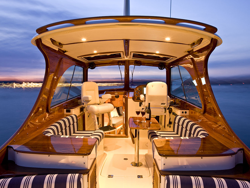 Picnic Boat 37