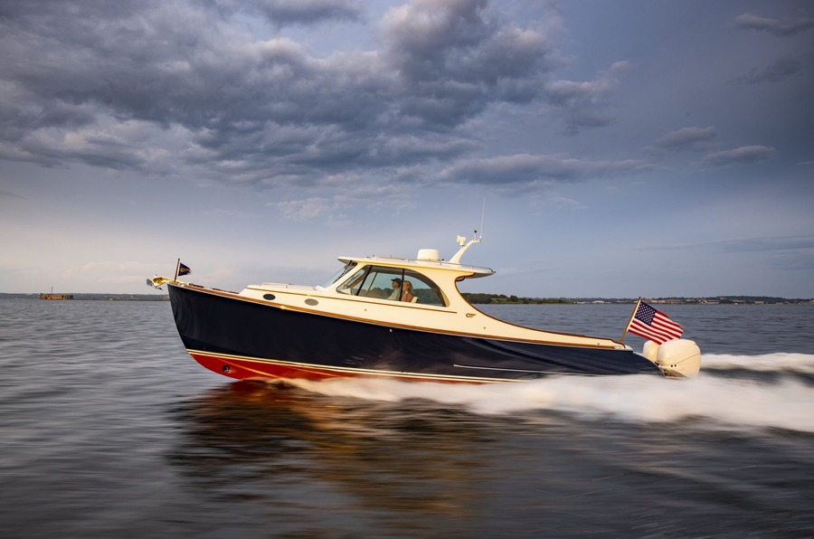 Hinckley 35
