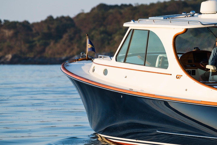 Hinckley 35