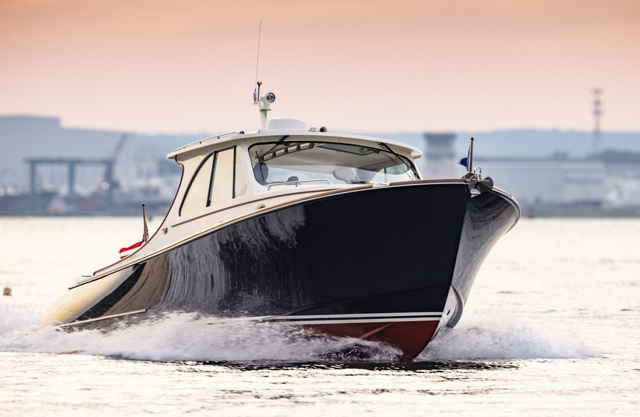 Hinckley 35