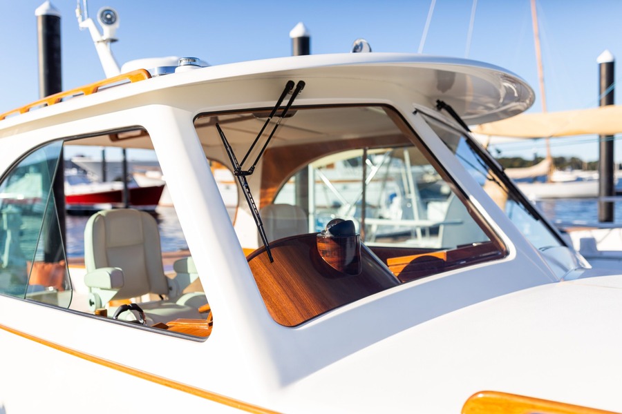 Picnic Boat 37