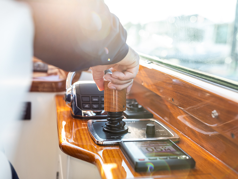 Picnic Boat 37