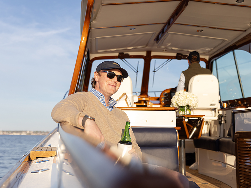 Picnic Boat 37