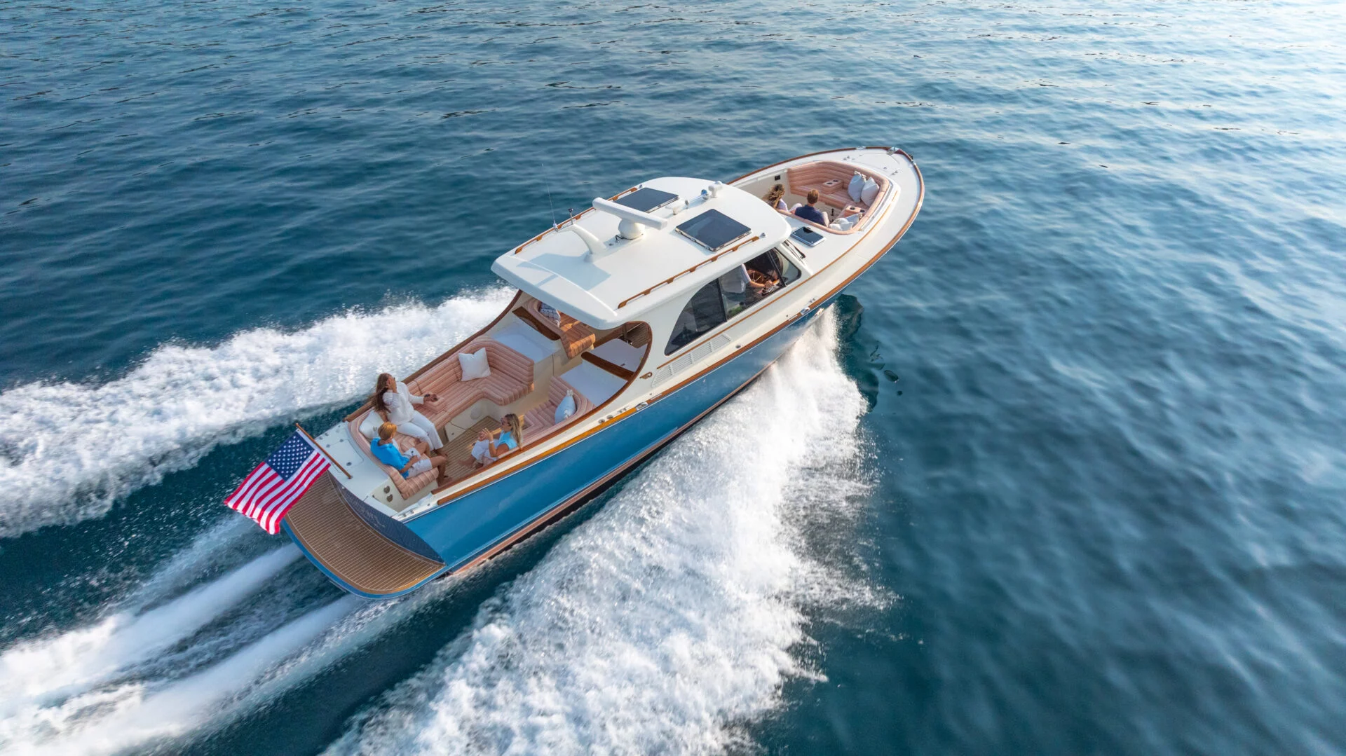 Picnic Boat 39