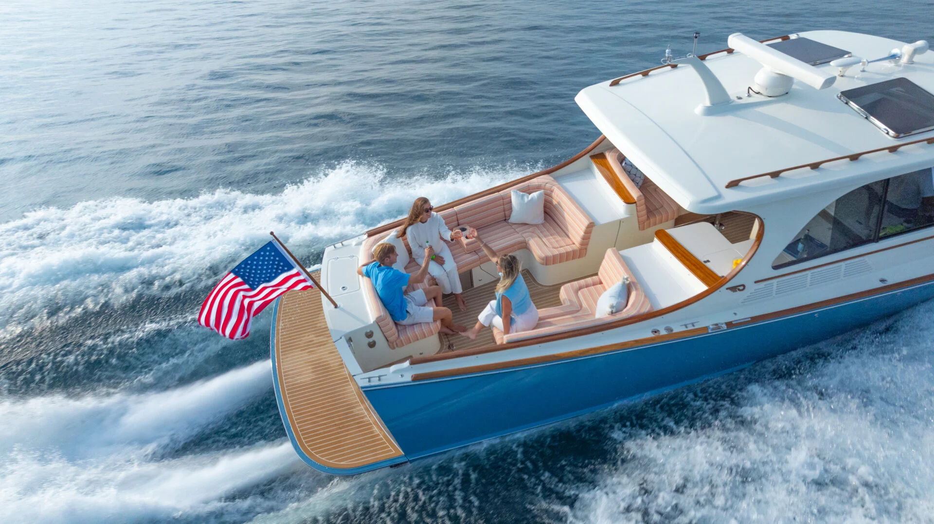 Picnic Boat 39