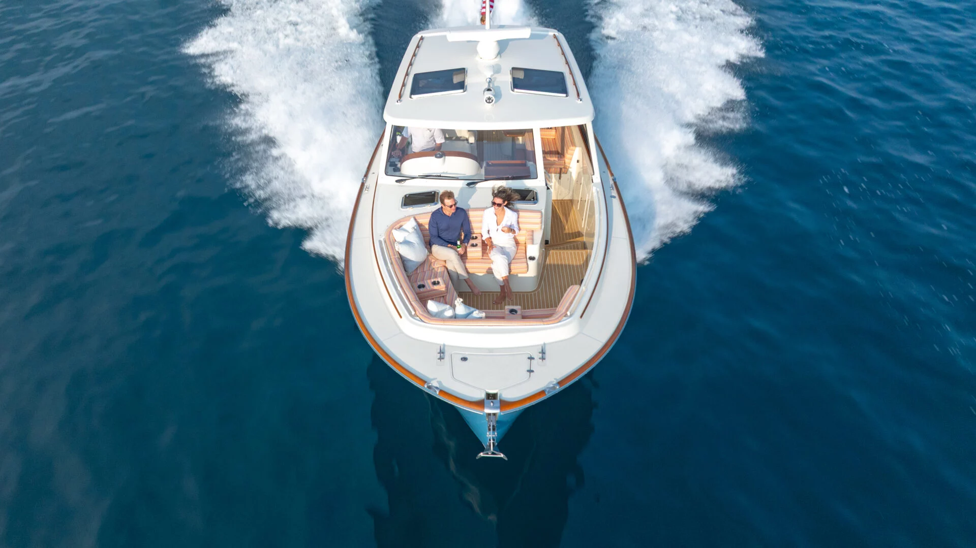 Picnic Boat 39