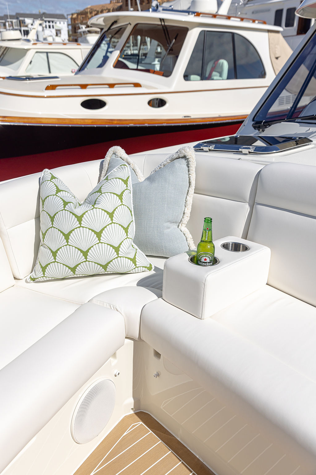 Picnic Boat 39