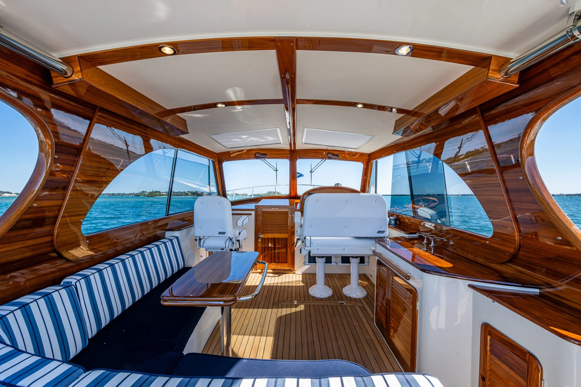 Hinckley Hinckley Helm